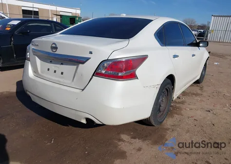 2015 Nissan Altima 2.5/2.5 S/2.5 Sl/2.5 Sv z USA, uszkodzony, nr VIN 1N4AL3AP7FC177618